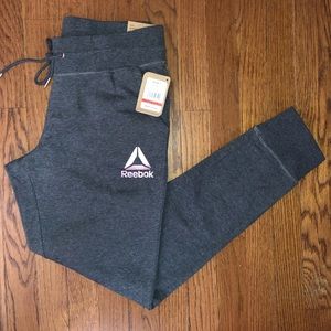 Reebok women’s cuffed jogger Small